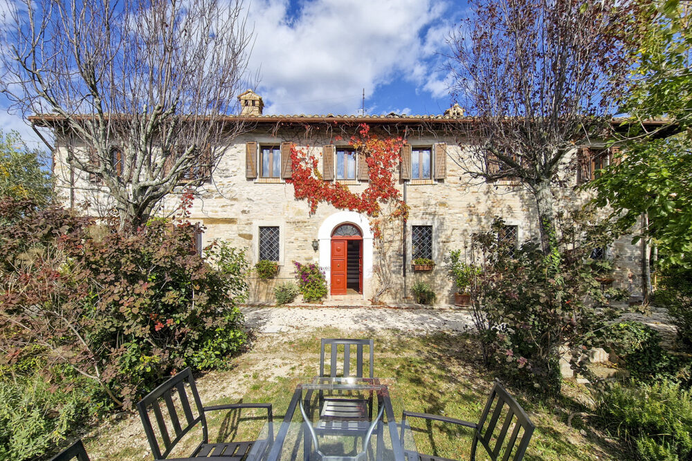 Charming restored farmhouse,6 Bedrooms